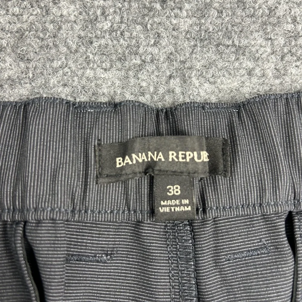 Banana Republic Shorts Mens‎ 38 Gray Comfort Flat Front Stretch Wicking Casual